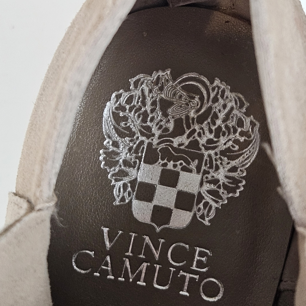 Vince Camuto Levana Heeled Booties Boots Perforated Pointy Toe Gray Beige Size 8 - Picture 7 of 14